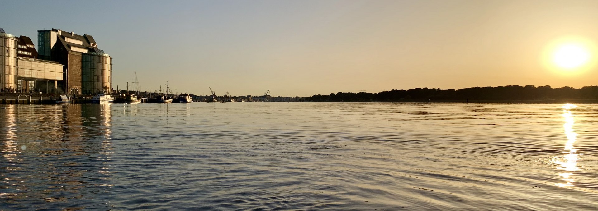 Rostocker Stadthafen zum Sonnenuntergang, © Ronald Kley