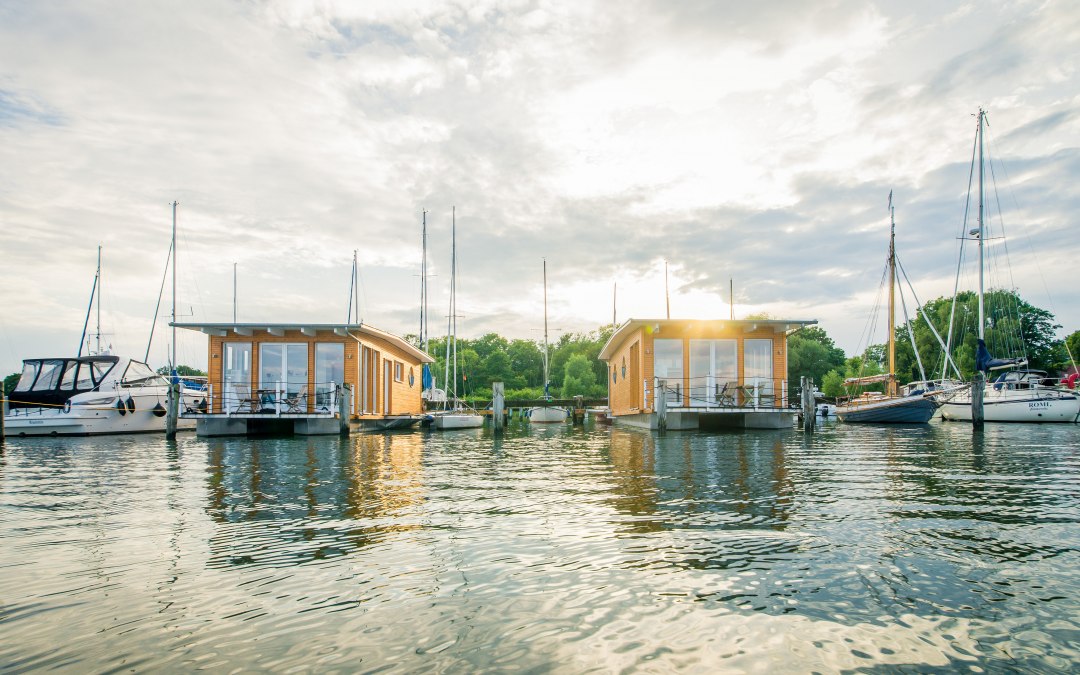 Hausboote im Naturhafen Krummin, © Naturhafen-Krummin GmbH